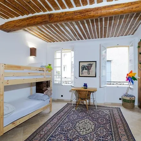Gorgeous Newly Renovated In Heart Of Old Town * Antibes